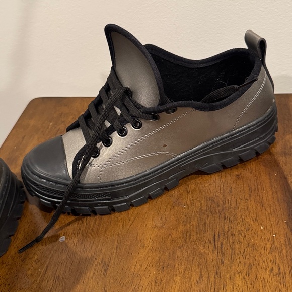 Metallic Grey Silver Black Lug Sole Low Top Sneakers - Picture 14 of 15